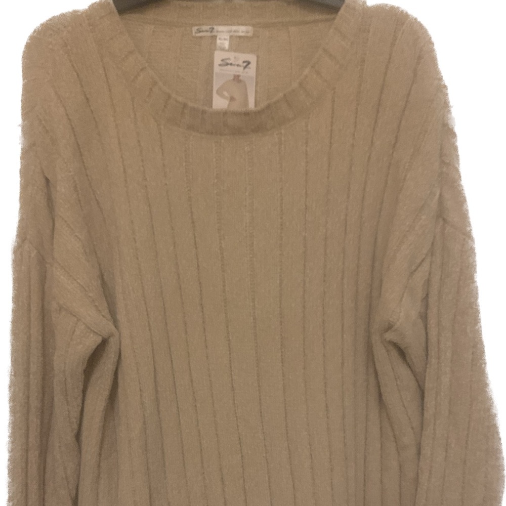 Seven7 women’s Chanel sweater top. Soft comfortable loose fitting extra-large.